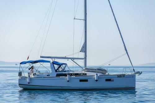 Beneteau Oceanis 38.1.- Anima Maris I