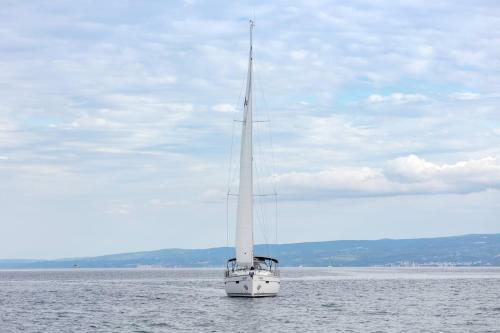 Bavaria Cruiser 41 - Nina Sailing Boat