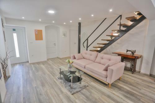 Impeccable 3-bed Apartment In Split