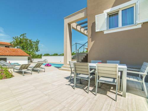 Luxurious Villa In Labin With Garden