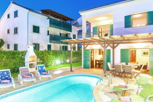 Stari Grad Villa Sleeps 8 With Pool Air Con And Wifi