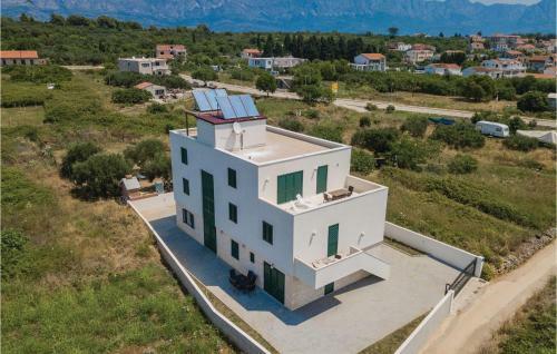 One-bedroom Apartment In Sucuraj