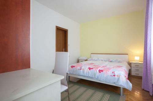 Apartments Star - With Swimming Pool
