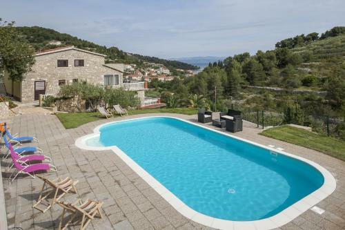 Apartments Star - With Swimming Pool