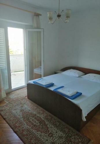 Apartment Irena - 100 M From Sea