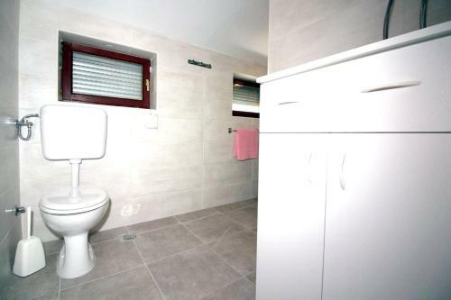 Apartment With 2 Bedrooms In Tisno With Wifi