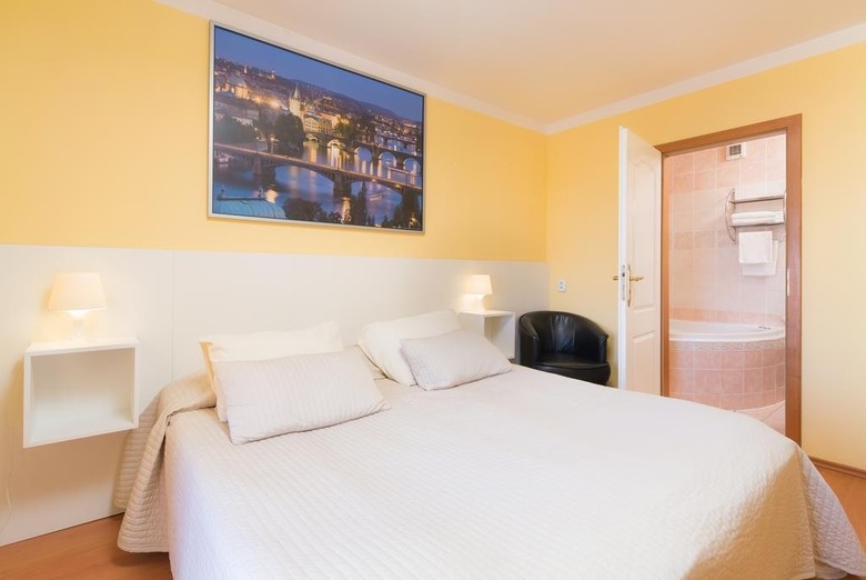 Hotel City Crown