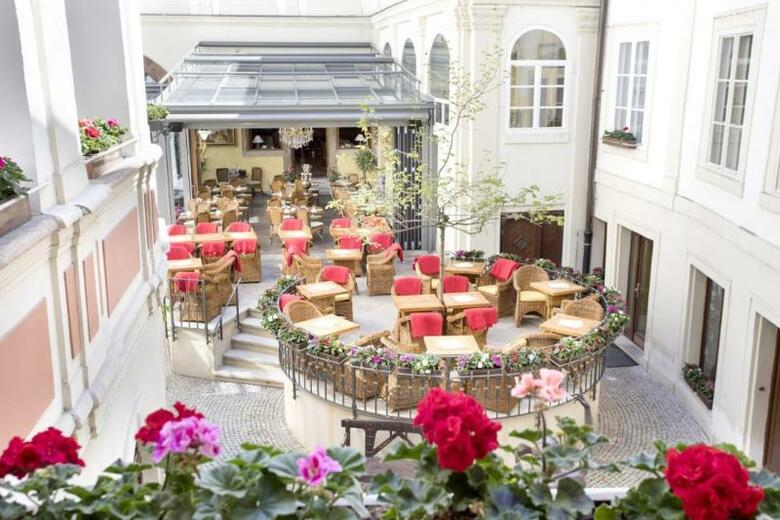 The Iron Gate Hotel & Suites