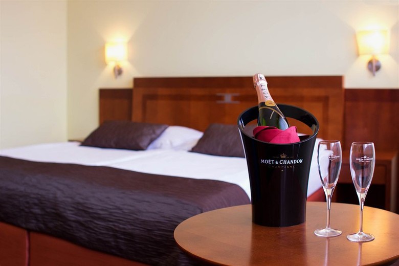 Luxury Family Hotel B�l� Labut