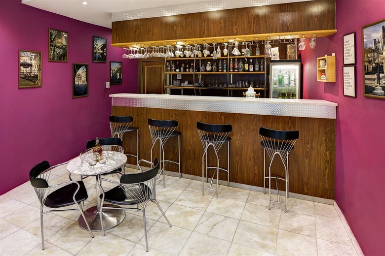 Luxury Family Hotel B�l� Labut