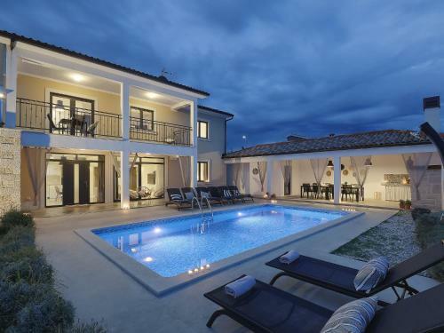Holiday Home Villa Danica