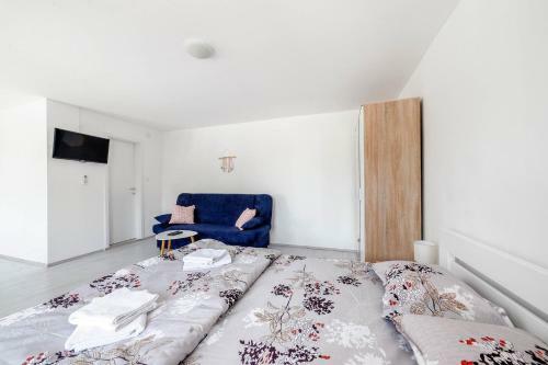 Hostal Apartments Paola