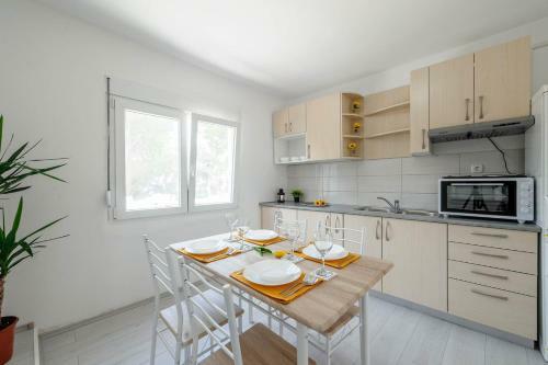 Hostal Apartments Paola