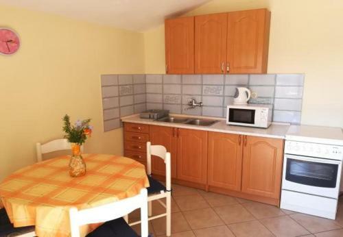 Apartment Marija - 100m From Beach