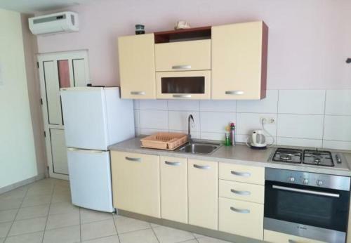 Apartment Marija - 100m From Beach