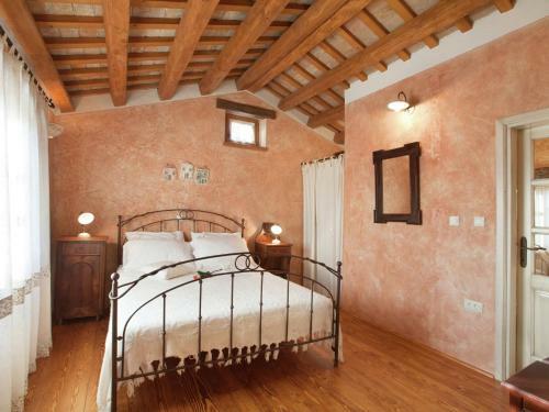 Authentic Holiday Home In Barban With Swimming Pool