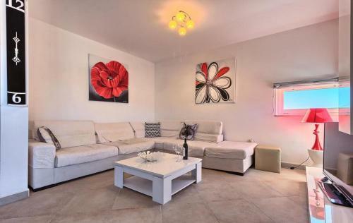 Luxury Apartment Black&white With Pool