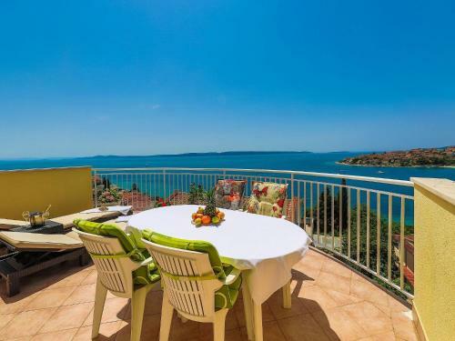 Villa With Private Pool And Sea View