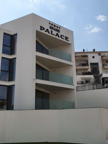 Apartamentos Grand Palace