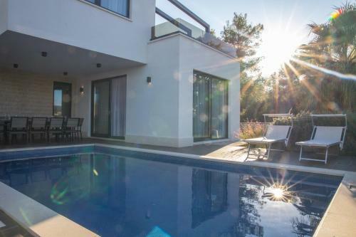 Beachfront Villa Sunce On Ciovo Island
