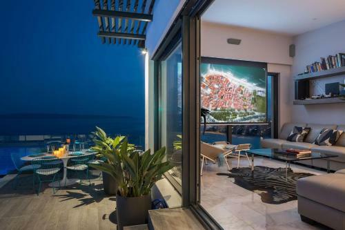 Luxury Villa Riva With Infinity Pool