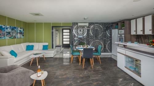 Villa Arbanessa With Heated Pool