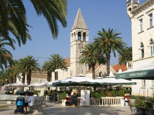 Comfortable Apartment Near Sea In Trogir