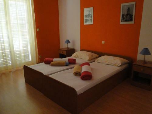 Apartments And Room Vikeli