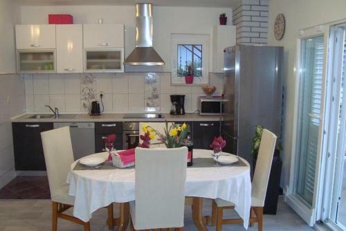 Apartment Maris - Location&parking