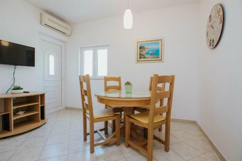 Apartments Dome-30m From Beach