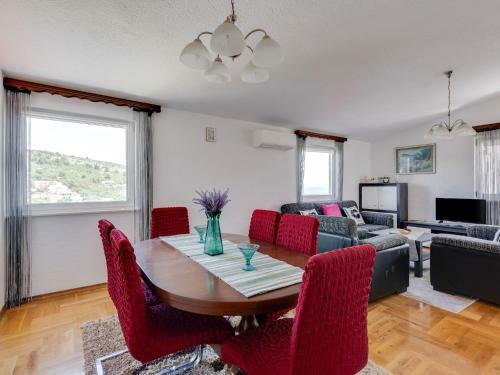 Apartment Lucija Near Trogir