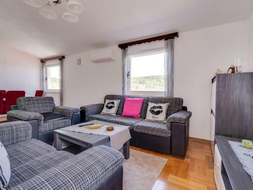 Apartment Lucija Near Trogir