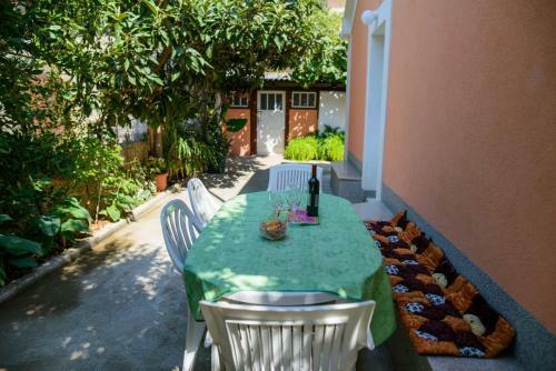 Holiday Home Mirjana - With Garden