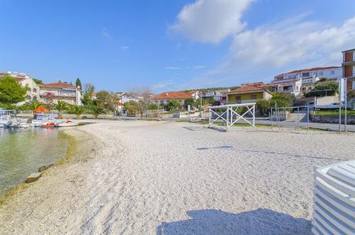 Apartments Karlo