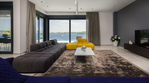 Ultraluxury Villa Elyzeum With Heated Pool