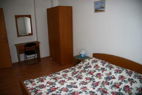 Apartments Zdenka - 70m From Sea