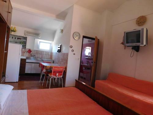 Apartments Lado - 230 M From Sea