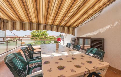 Four-bedroom Apartment In Turanj