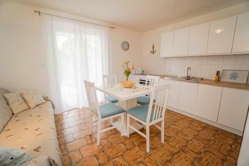 Hostal Apartments Maslina