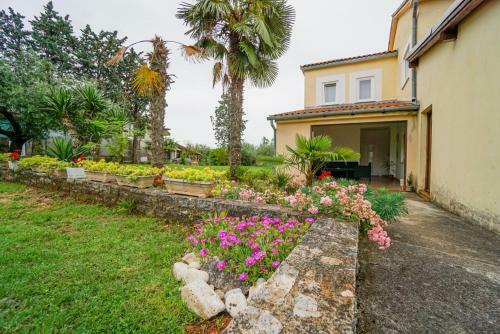 Hostal Apartments Maslina