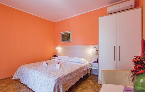 Apartments Ederina 290