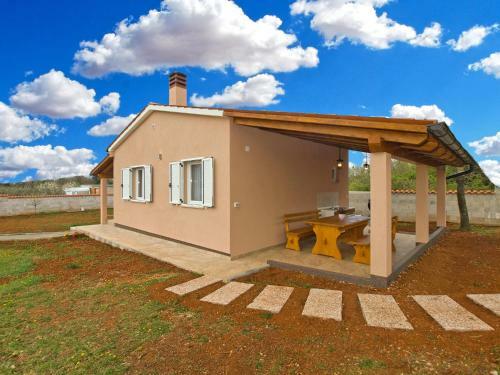 House Valtura 1831