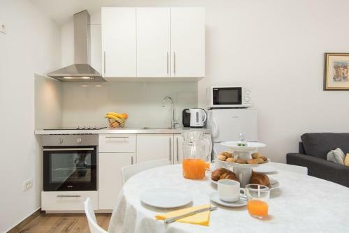 Apartment Bruneta With Sea View