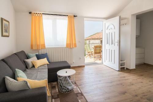 Apartment Bruneta With Sea View