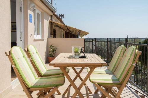 Apartment Bruneta With Sea View