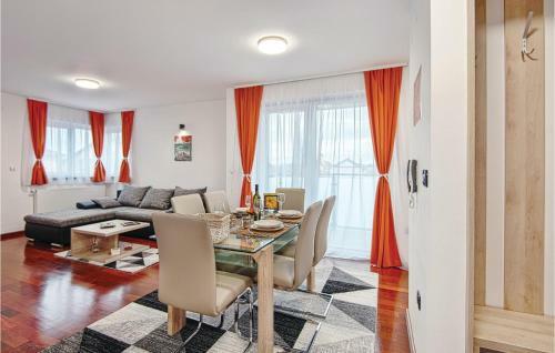 Four-bedroom Holiday Home In Varazdin