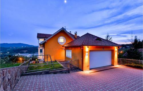 Five-bedroom Holiday Home In Varazdinske Toplice