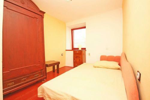 Holiday House With Spacious Garden And Pool