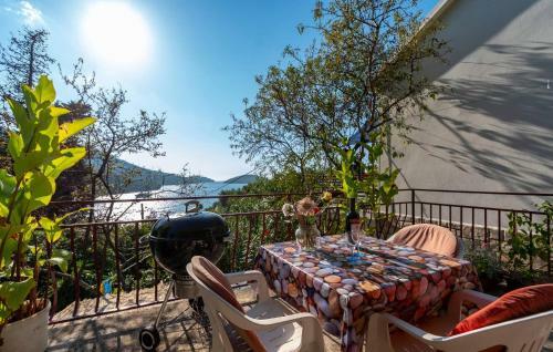 Sea View Apartment With Terrase Vl