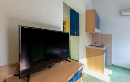 Nice Apartment In Klek W/ 1 Bedrooms